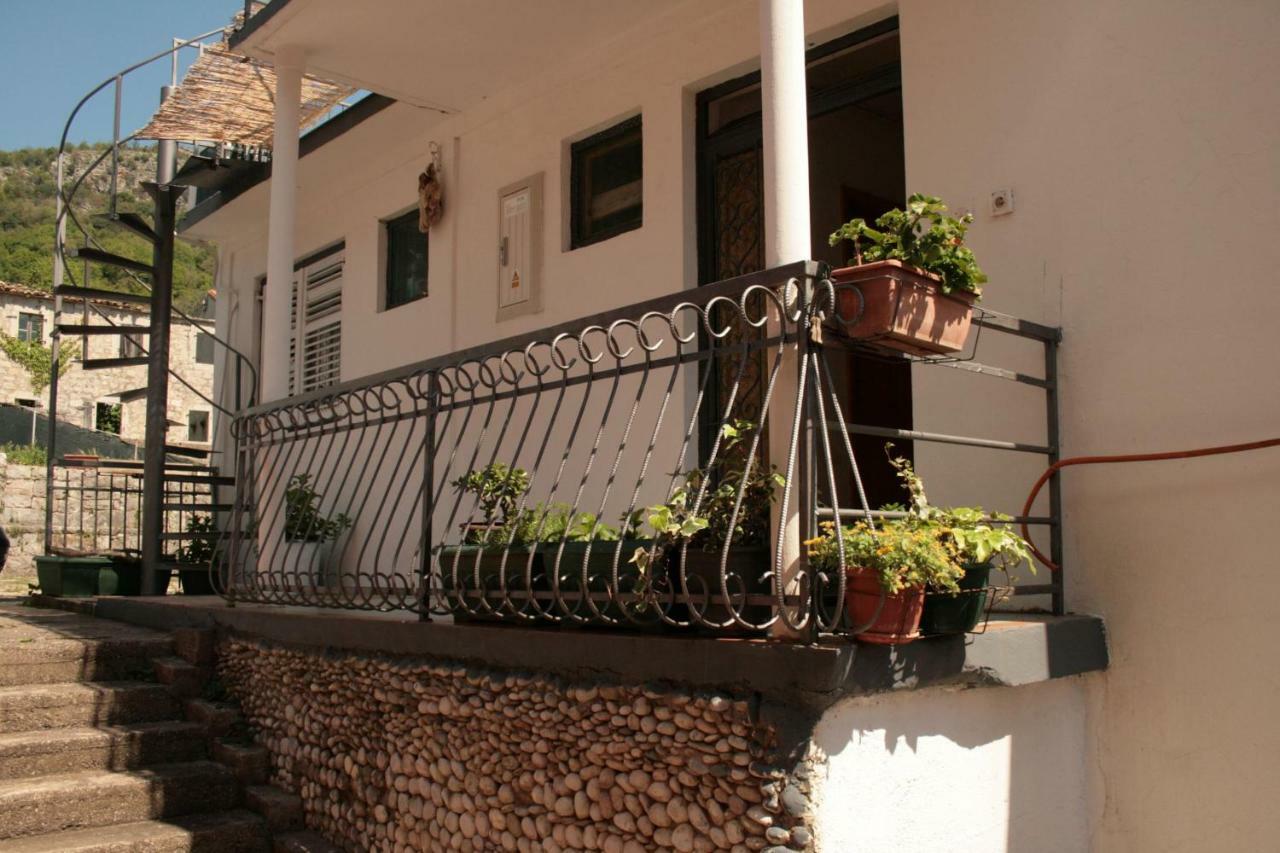 Studio Apartman Na Plazi Rafailovici Exterior photo